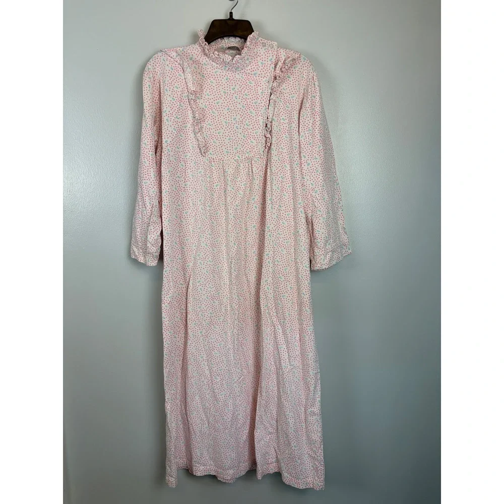 Moonlight Bay Vintage Pink Floral‎ Cotton Flannel Nightgown Medium Cottagecore